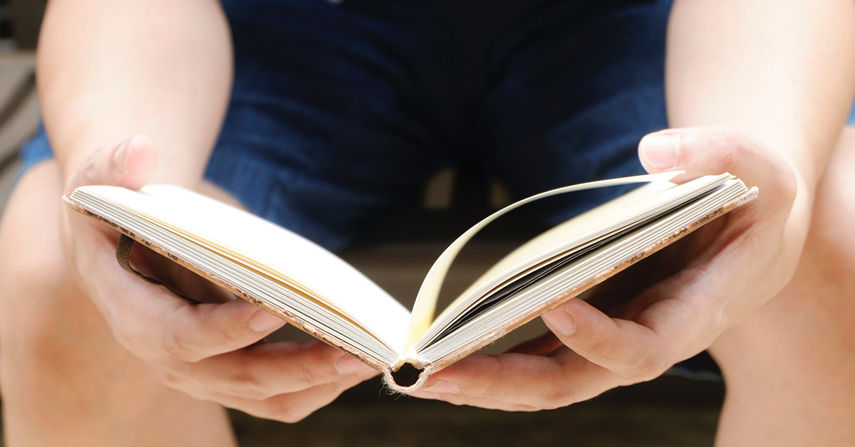 Książka – prezent, który poszerza Twoje horyzonty.